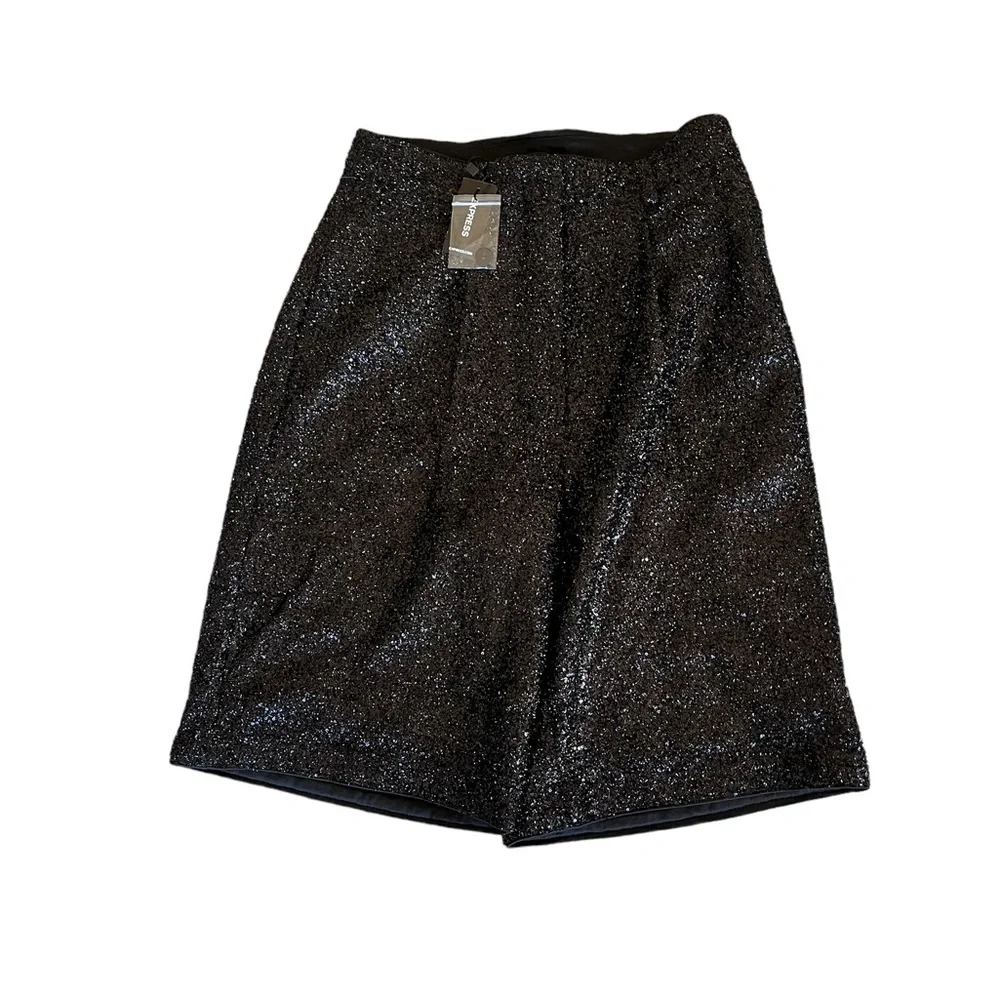 NWT EXPRESS High Waisted Sequin Bermuda Shorts SZ-2 BLACK